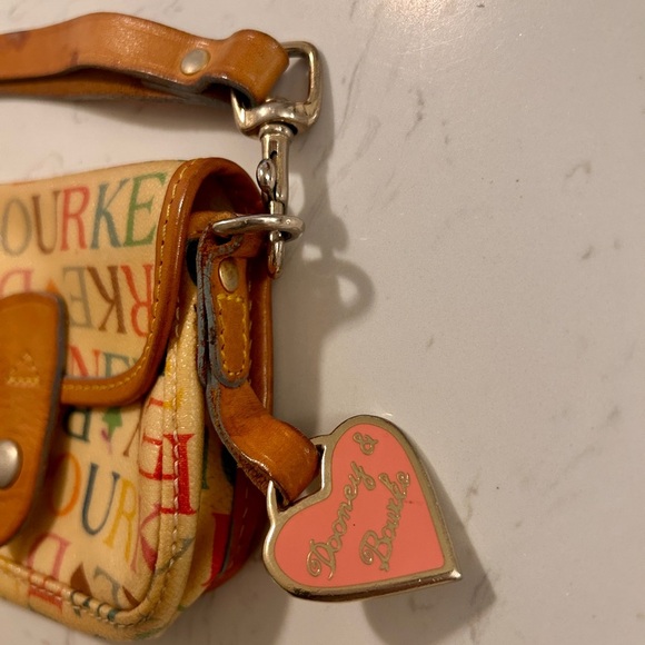 Dooney & Bourke Vintage Wristlet- EUC - Picture 7 of 15